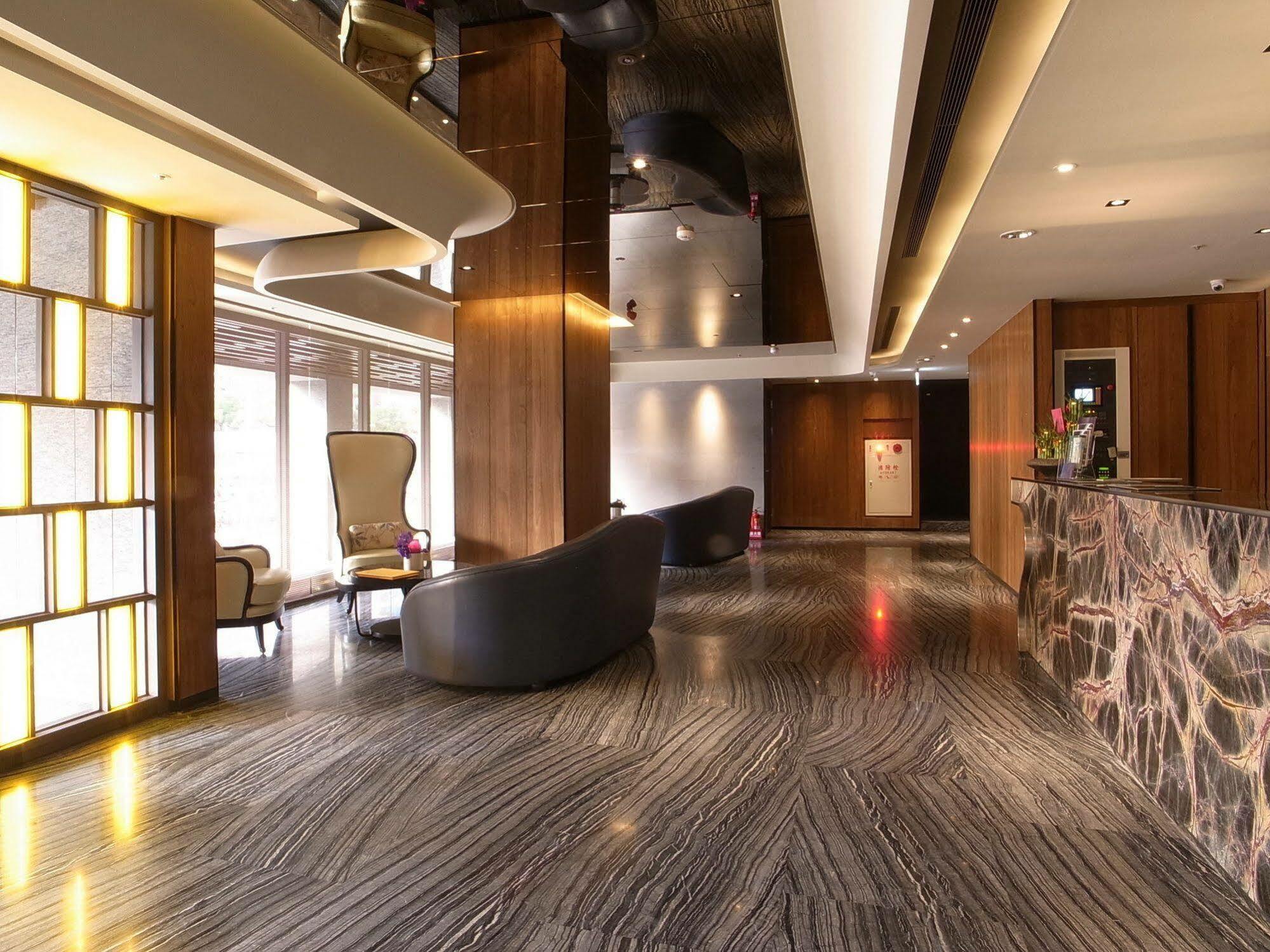 Hotel Midtown Richardson - Kaohsiung Bo'Ai Esterno foto