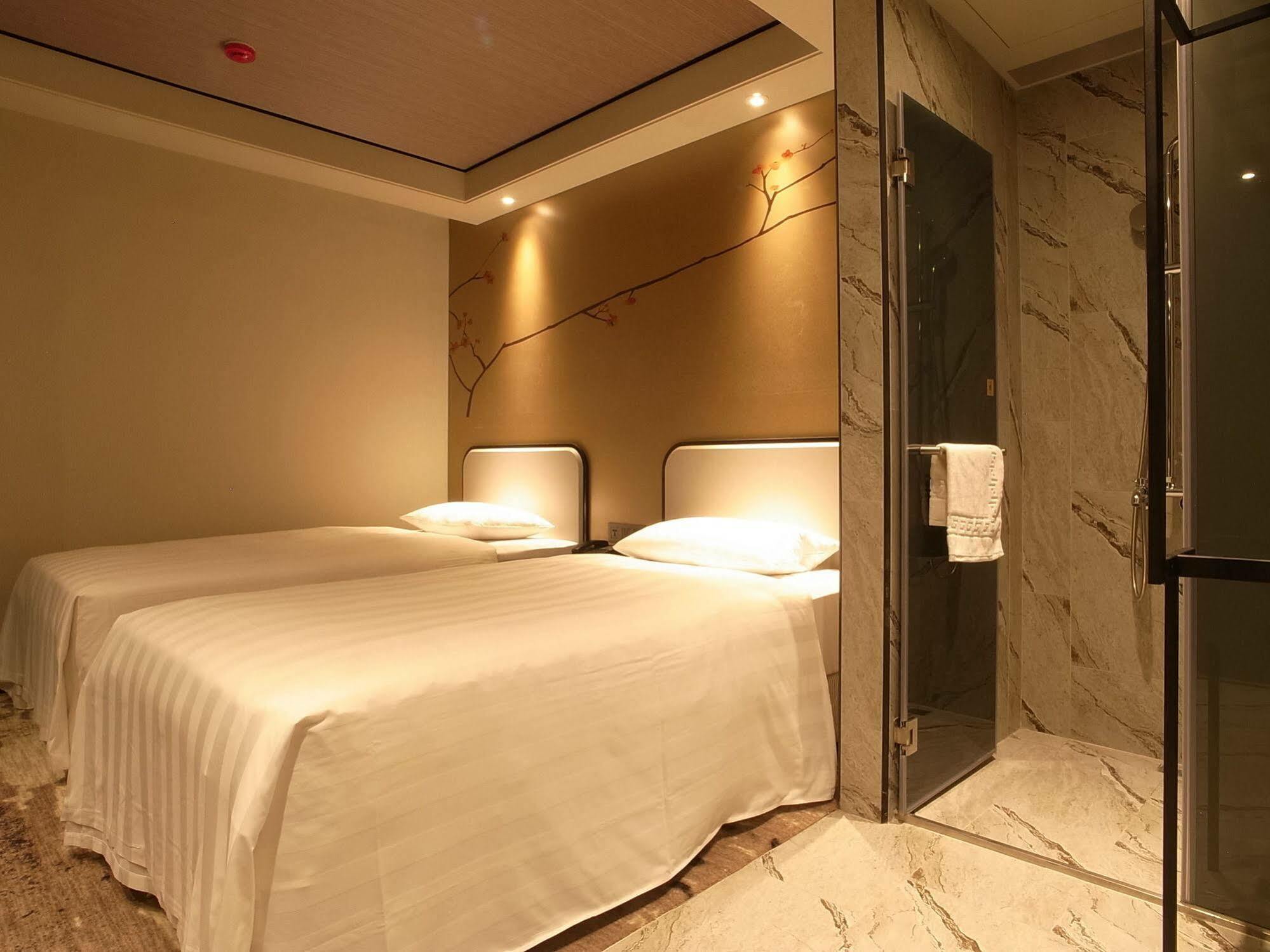 Hotel Midtown Richardson - Kaohsiung Bo'Ai Esterno foto