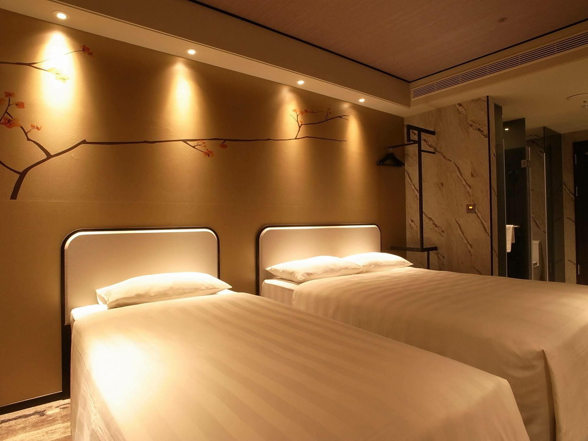Hotel Midtown Richardson - Kaohsiung Bo'Ai Esterno foto